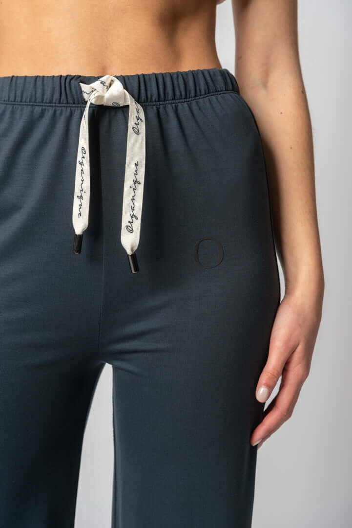 pantalon largo en azul marino